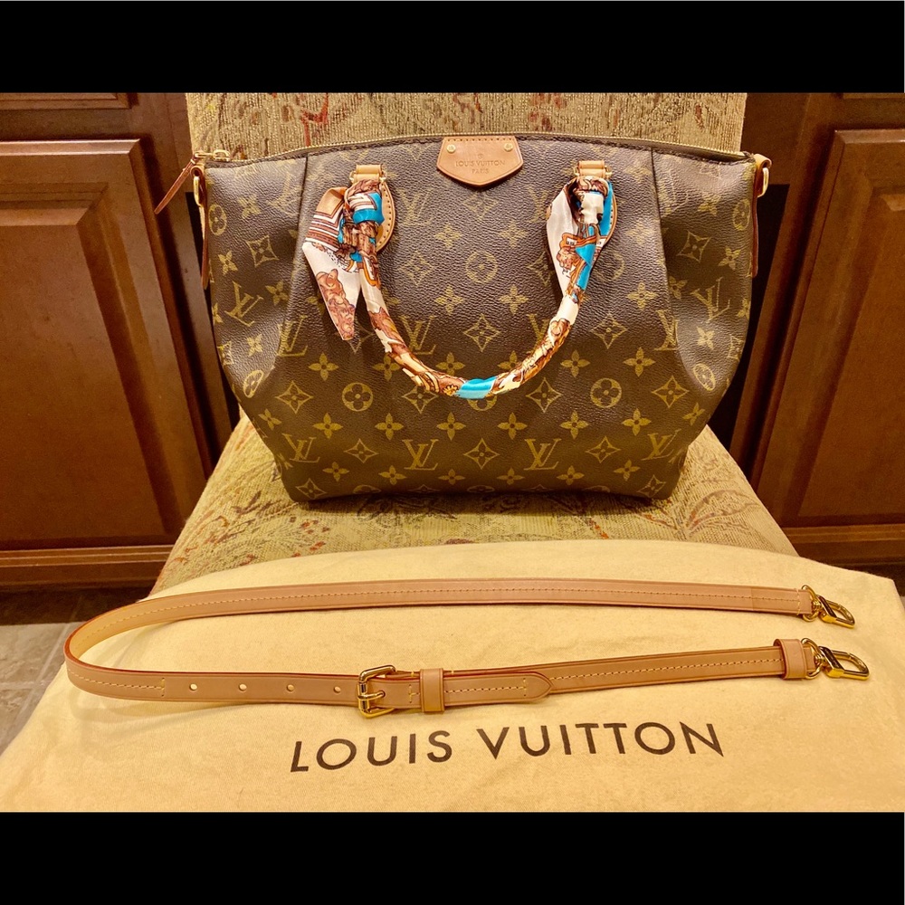 Louis Vuitton Tureene authentic